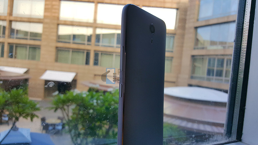 Lenovo Z1 Right Side