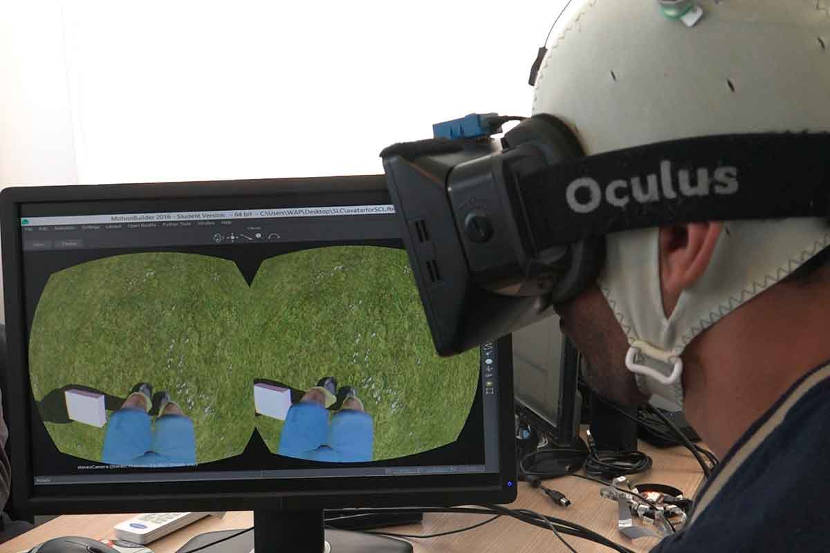 Virtual Reality Helps Paralyzed Woman
