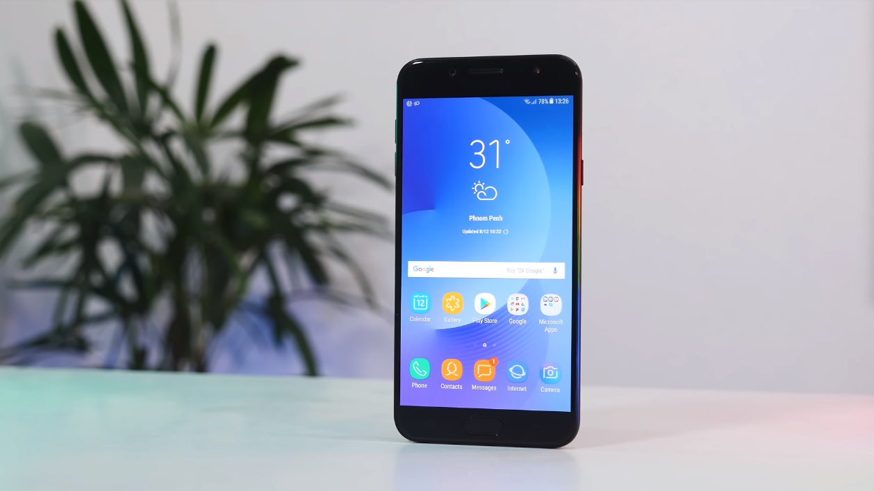samsung galaxy j7 plus hands on front