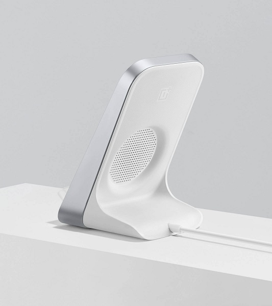 OnePlus 8 Pro wireless charging dock 1