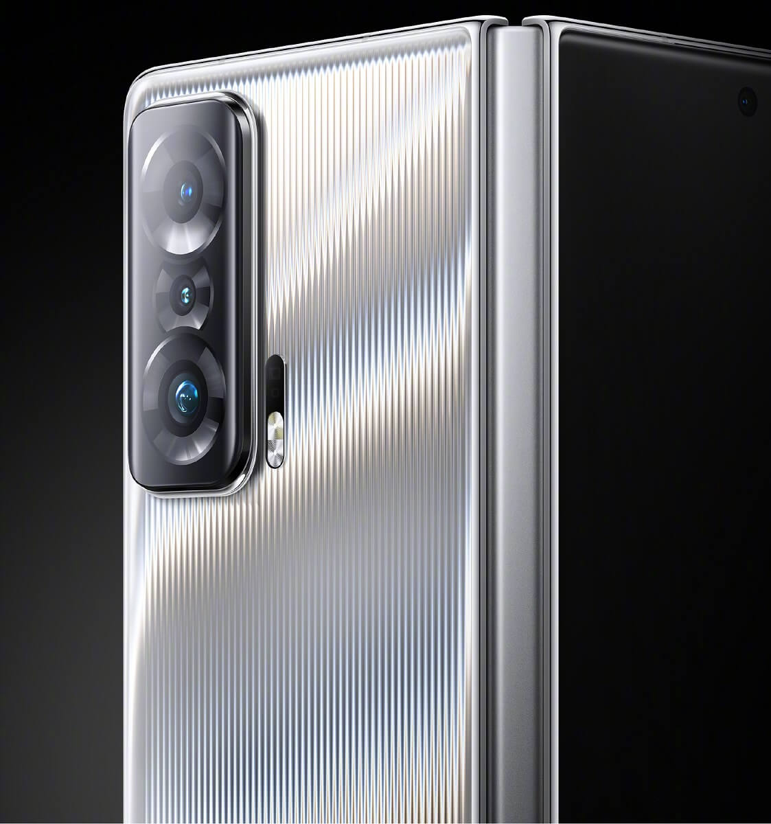 Honor magic v foldabel phone camera design