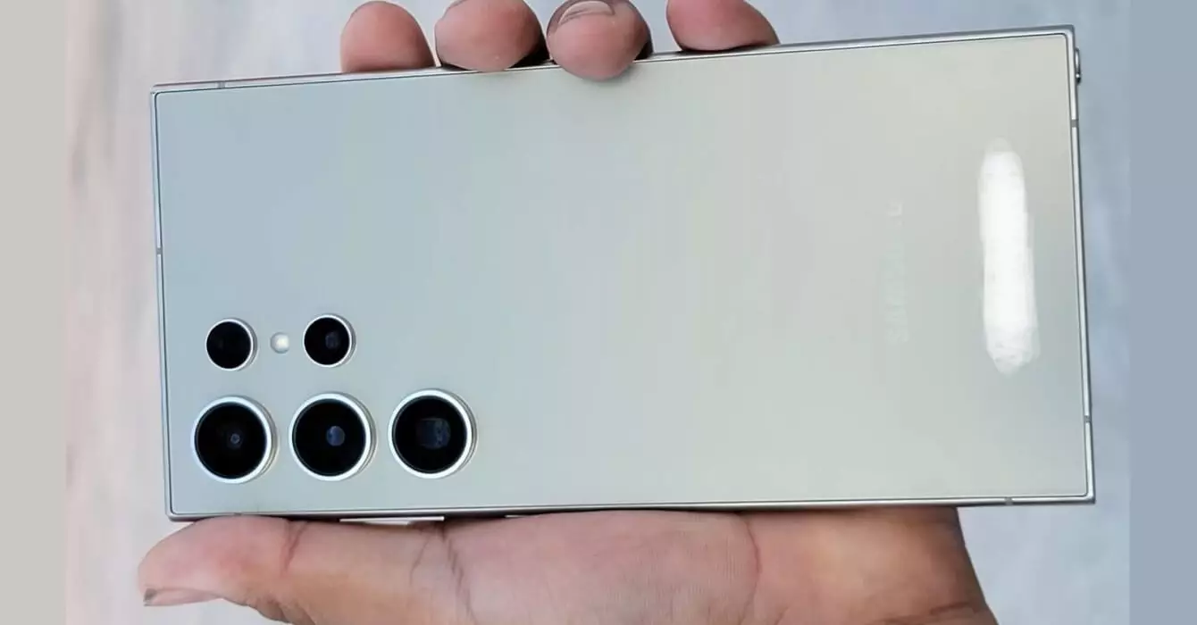 Samsung Galaxy S24 Ultra live image leak.
