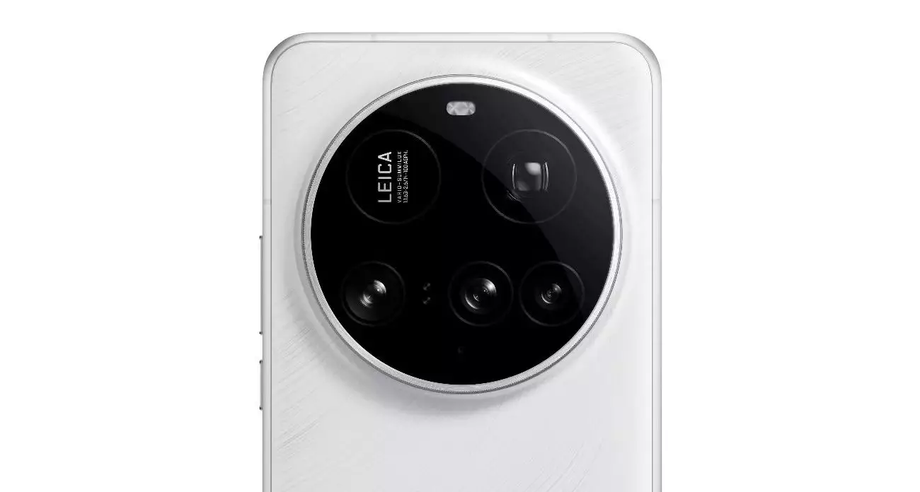 Xiaomi 15 Ultra Camera design render leak.