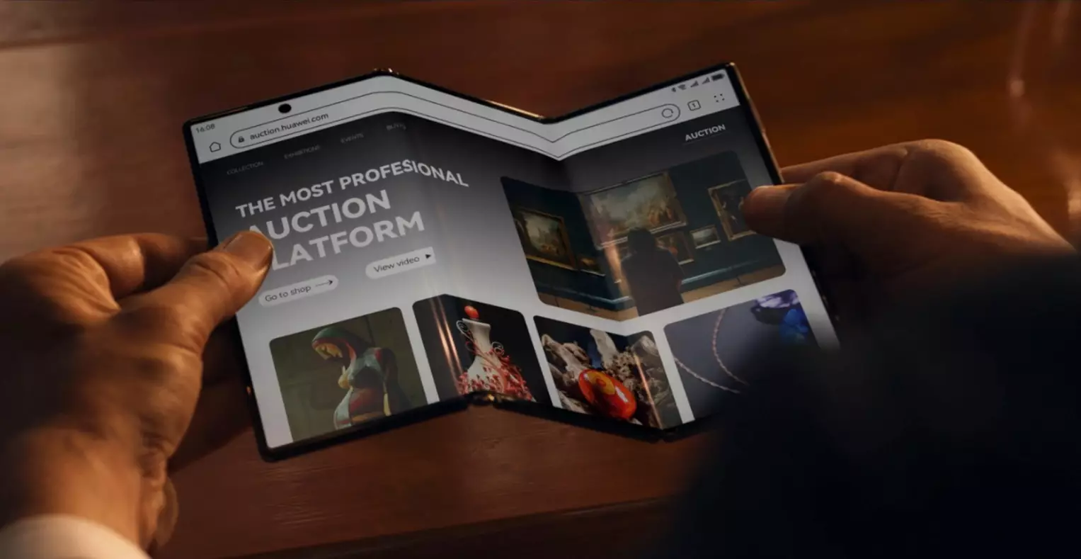 huawei mate xt unfold screen.